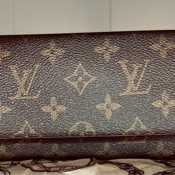 Louis Vuitton vintage Brown Monogram Long Wallet - Picture 2 of 11